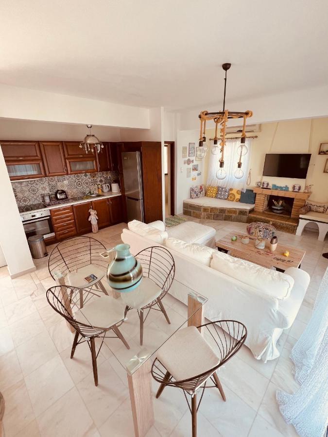 Appartamento Magic House At Halkida 1M From The Beach! Chalkís Esterno foto